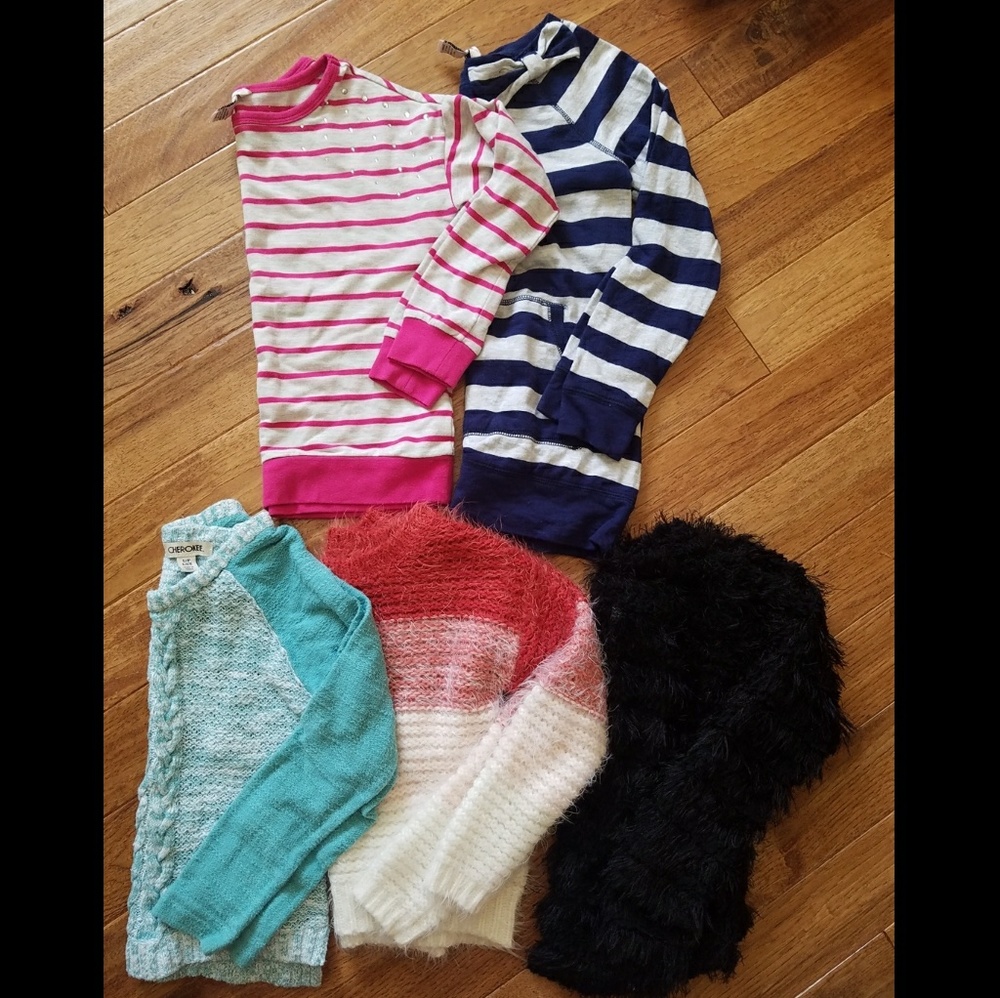 Bundle girls sweaters size 6 / S